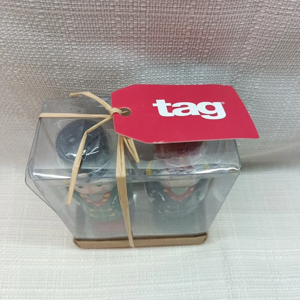 TAG Holiday Christmas NUTCRACKERS Salt & Pepper Shakers‎  Brand New In Box